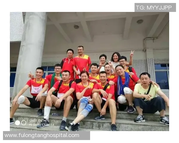 足球明星与孩子们的温馨时刻共享快乐与梦想的精彩视频